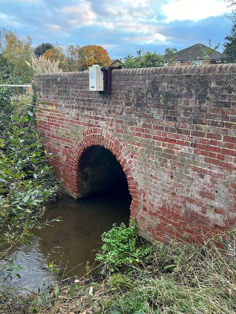 Drought Defecit Monitoring Temporary Portable Gauge Installed on Bridge using clamp