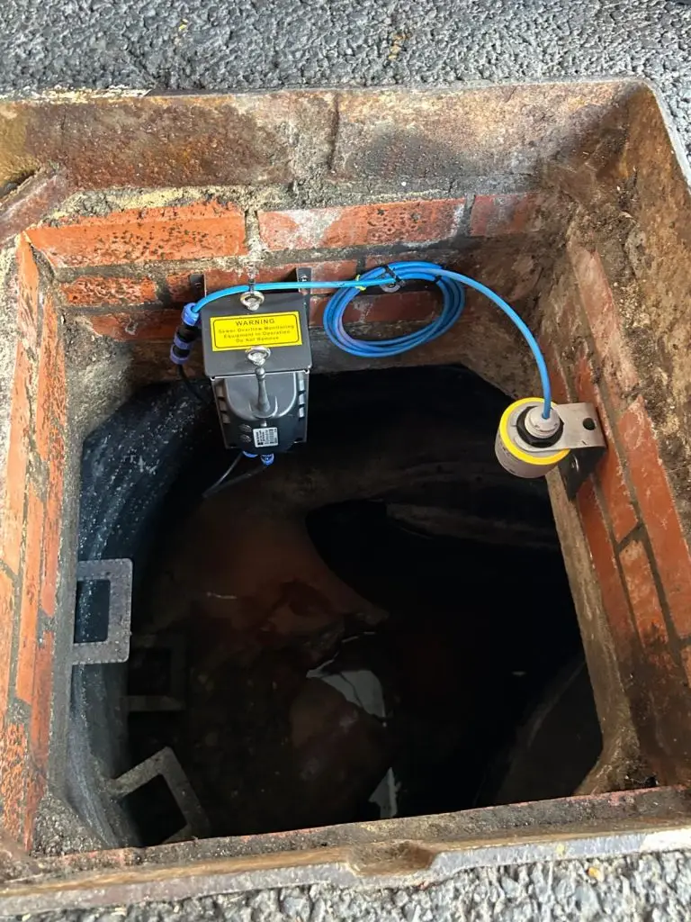 VEGA level sensor in chamber